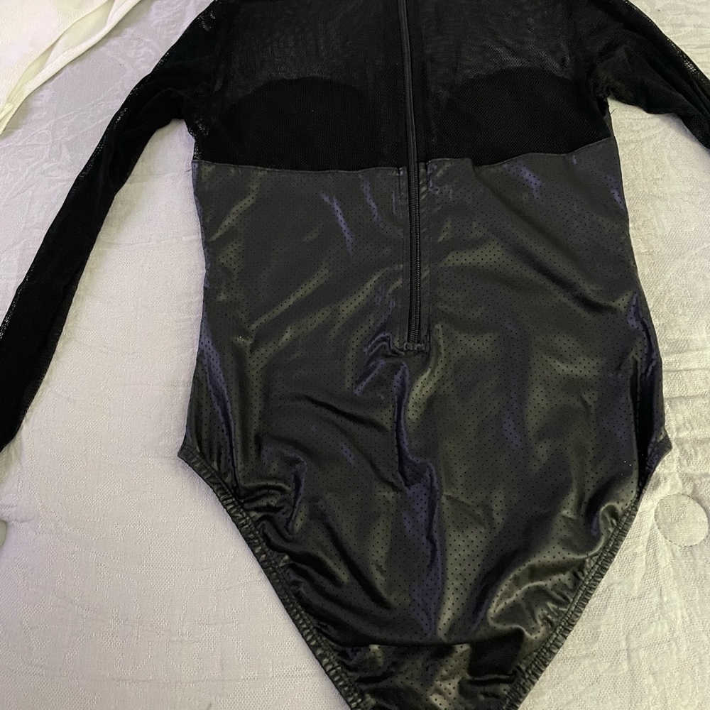 Bodysuits - Picture 2 of 6